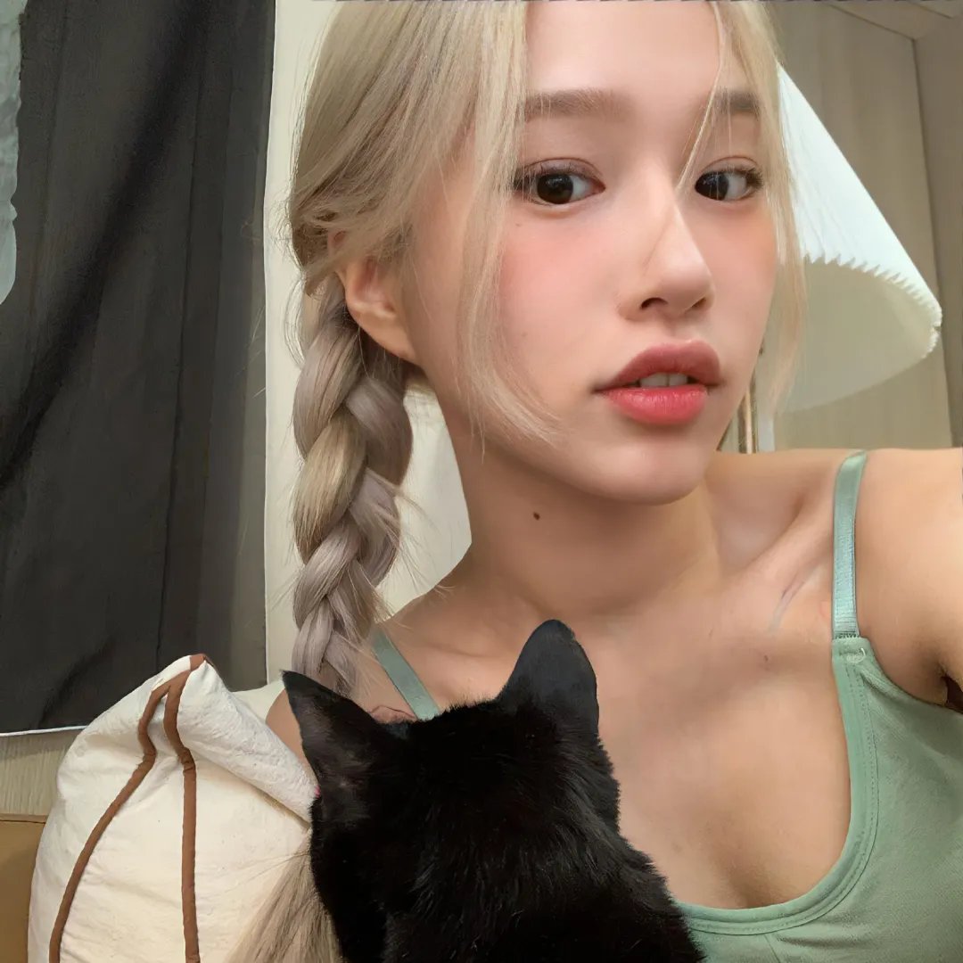 照片的她
